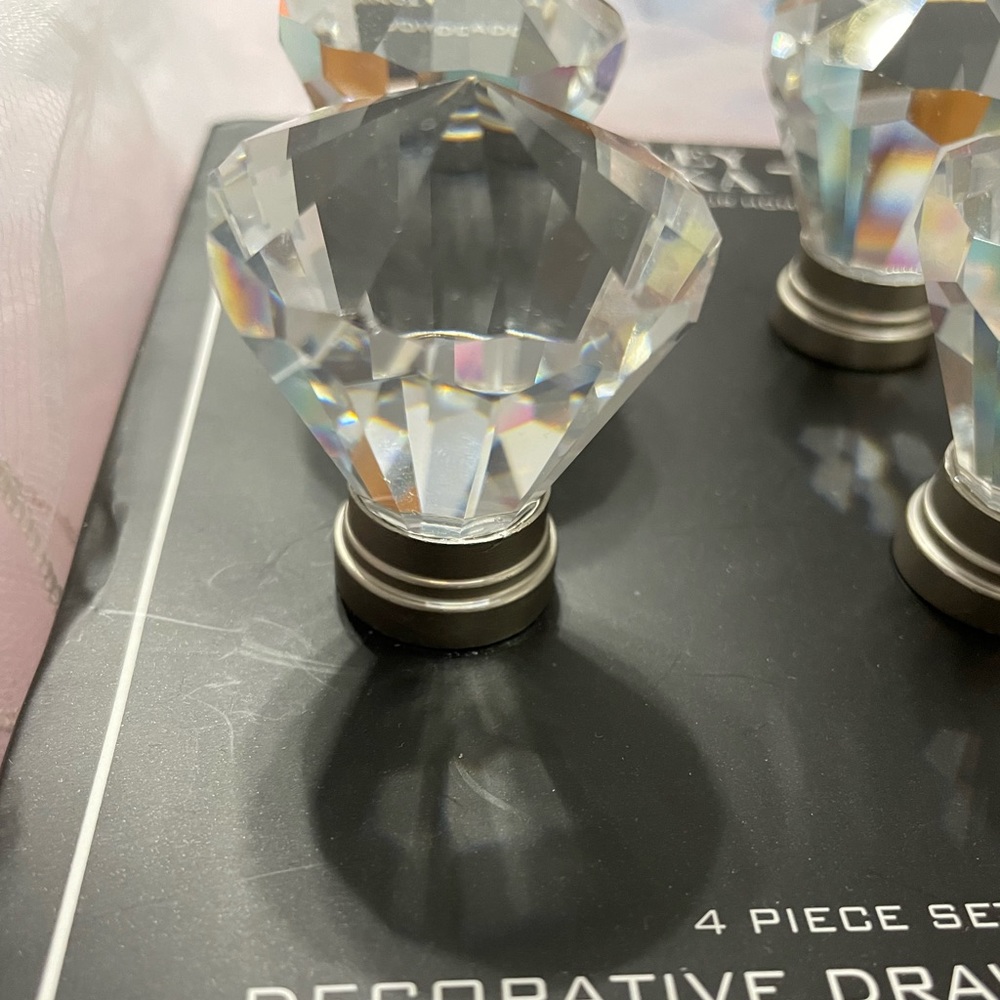 Decorative Diamond Cut crystal drawer pull knobs - Picture 2 of 6